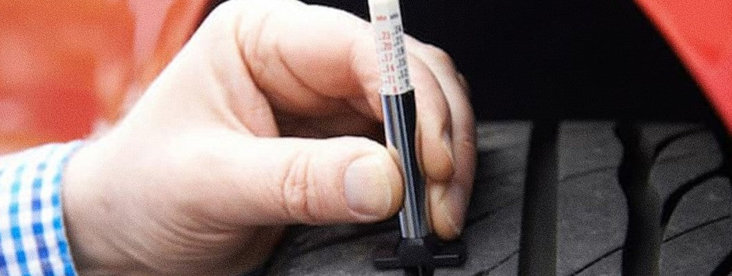 Durata de viață a anvelopelor: Când este momentul să le înlocuiești?